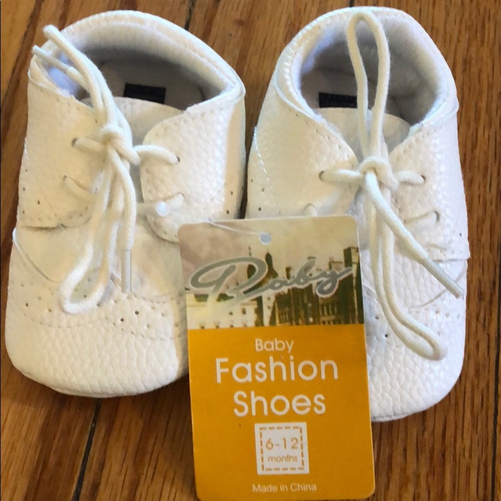 NWT 6-12 months baby shoes